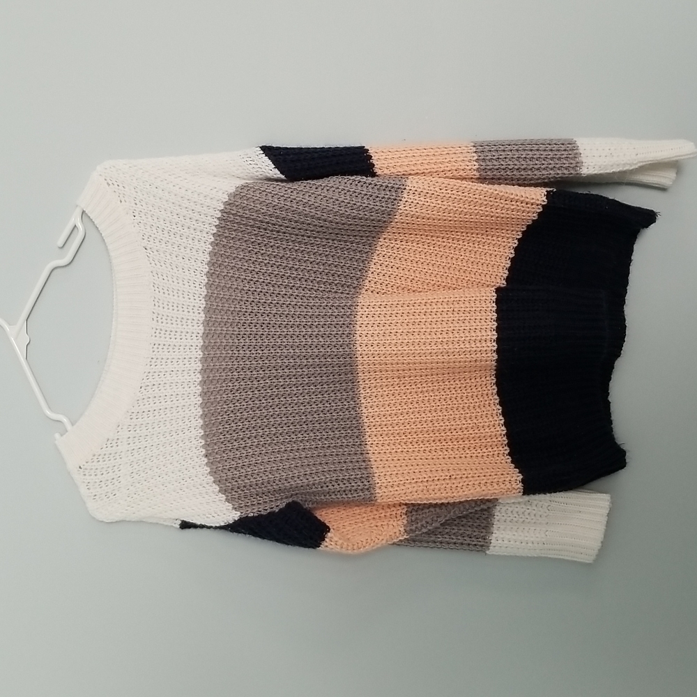 Color Block Sweater - Picture 3 of 5